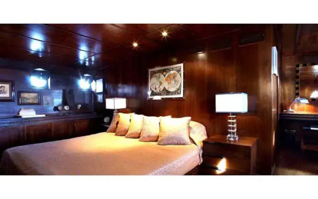 Luxury Yacht MM2