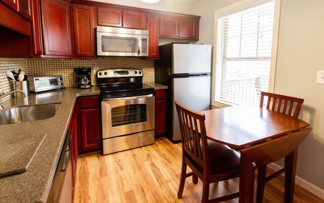 The Dahlonega Square Hotel & Villlas