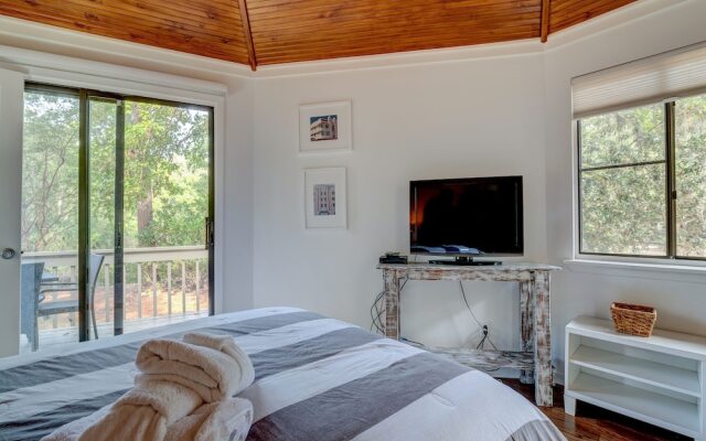 Night Heron by Vtrips