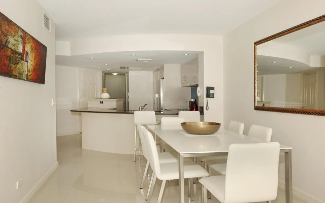 Zanzibar 404 by G1 Holidays - Two Bedroom Beachfront Oceanview Apartment in Zanzibar Resort – Guest Rooms – Mooloolaba
