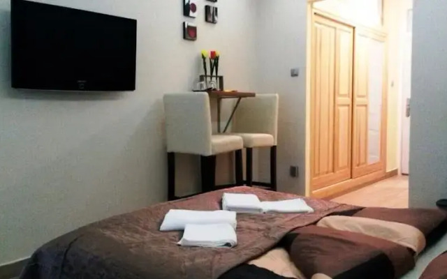 Mira Apartman