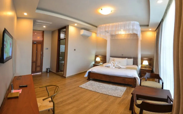 Maple Leaf Hotel