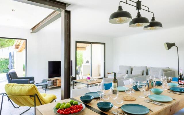 Belle Maison l'agave Contemporaine à 4KM de lourmarin