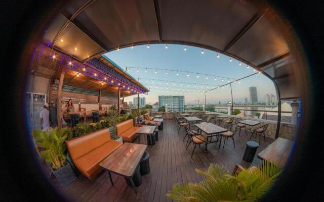 Pooltop Phnom Penh
