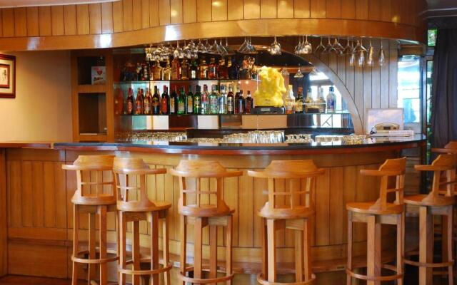 Cedar Inn