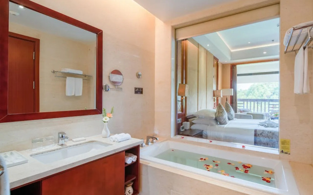 New Century SPA and Resort PUER