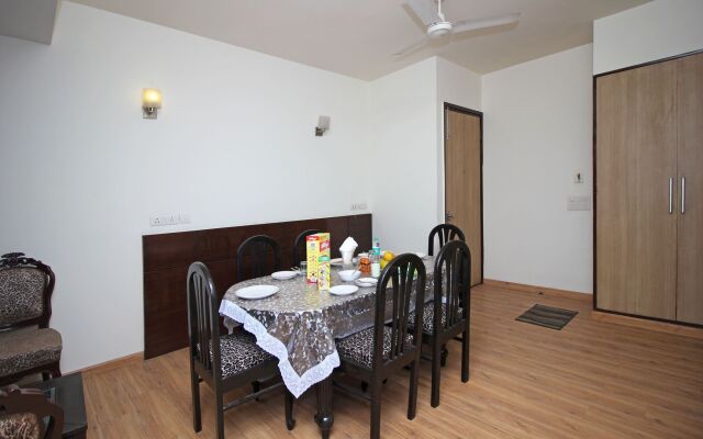 Merriment Hotel Sec 31 by OYO