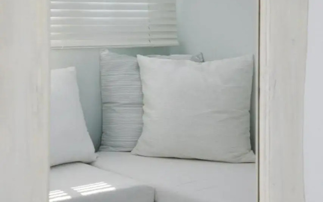 Studios Eleni I