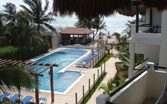 Petit Lafitte Hotel