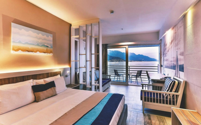 Carine Hotel Delfin