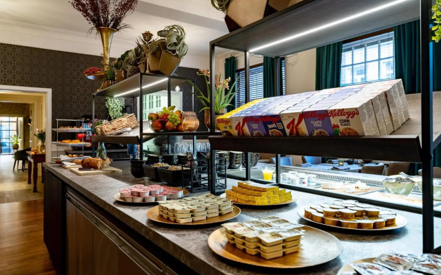 Hotel Asiris