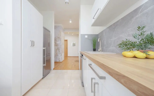 Cozy Apartment for 5 by Renters