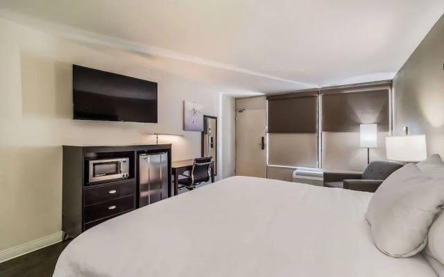 Ramada Florence Center