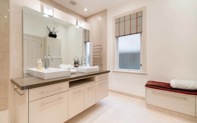 Live in Federation Style Luxury With Stunning Views