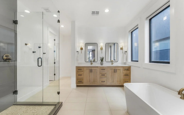 Sunny Days 7 Bedroom Home