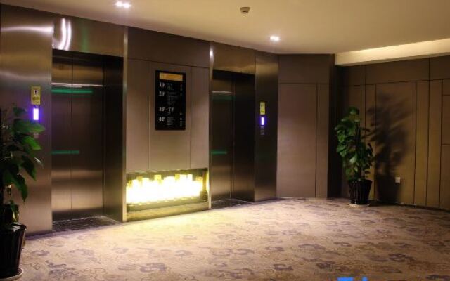 Weishang Hotel (Xichang Moon Lake Park)