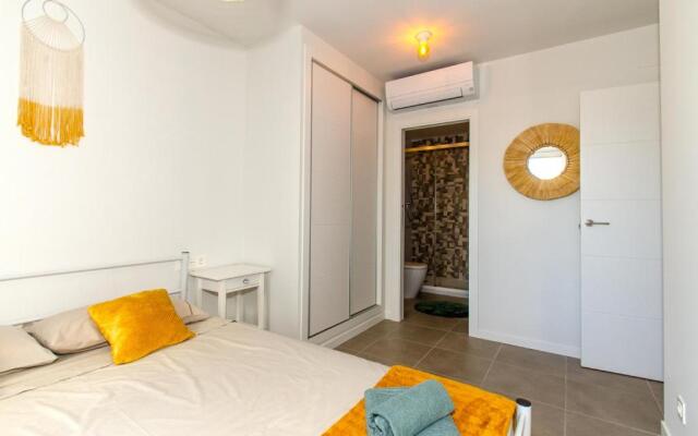 Apartamento Victoria Playa III con una gran terraza
