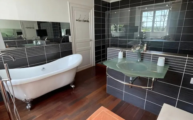 Estate in Saint-pavace Near Le Mans Circuit