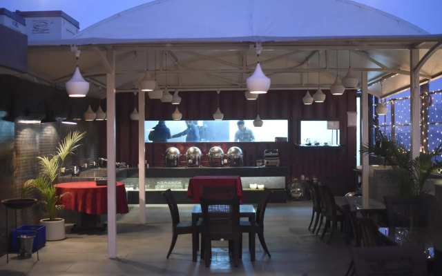 OYO 2637 Hotel Picasso Prive