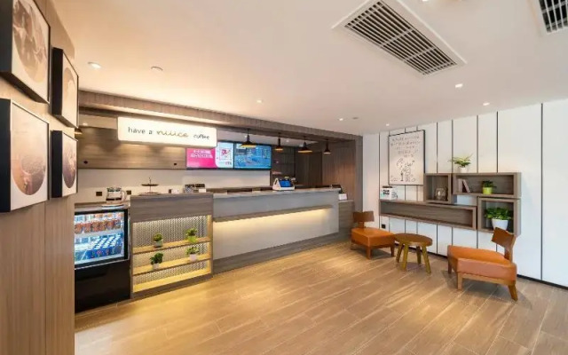 Hanting Hotel Shanghai Lingang Dishui Lake