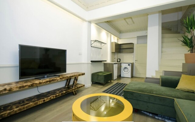 Stylish Triplex House Balat