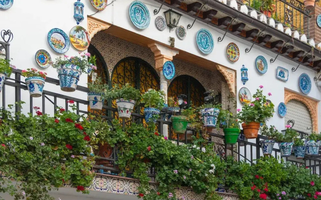 Sky is Blue in Granada - Private Parking Included