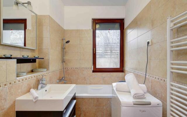 Madarhegy Apartment with garden Buda side