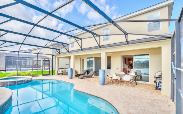 Upstay - Movie Mansion w Cinema-pool Hot Tub-games