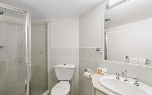 White Crest Apartments