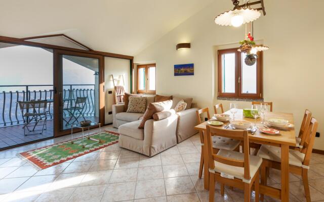 Civenna Lake View in Civenna