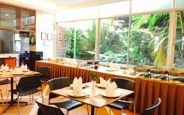Hadyai Golden Crown Hotel