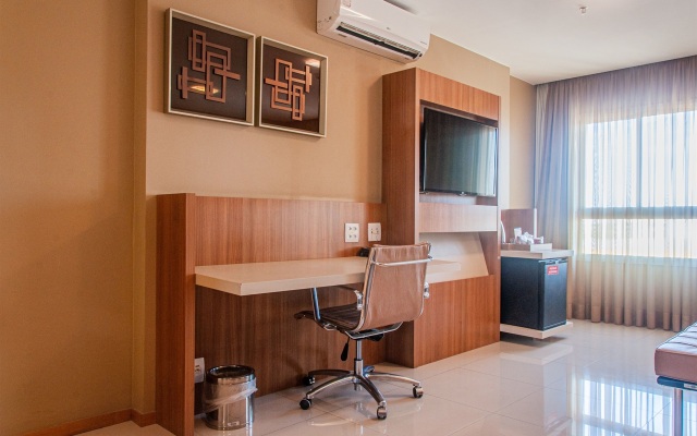 Jade Hotel