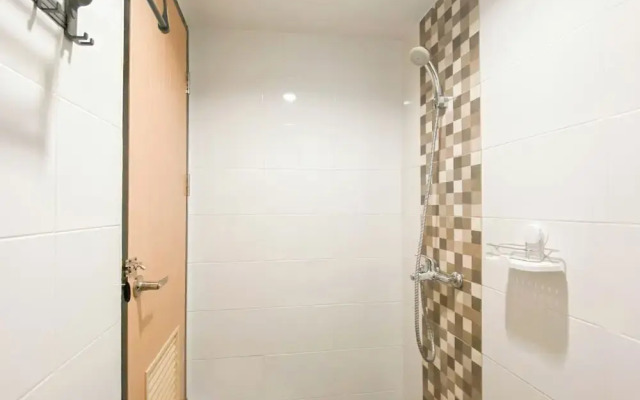 Cozy And Enjoy Living Studio At The Alton Apartment