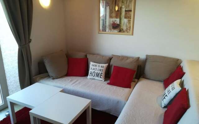 Sunset Apartment with a private yard at Medulin Riviera