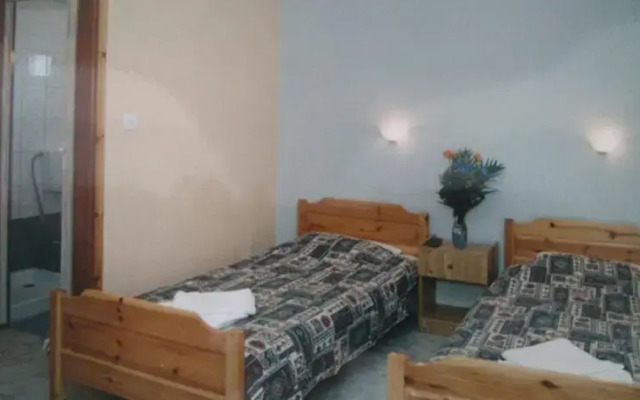 Stavros Rooms and Studios