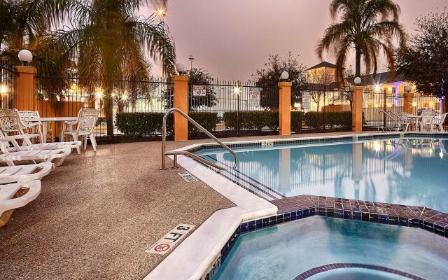 Best Western Plus Northwest Inn & Suites