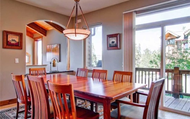 Sundara Place Private Home with Hot Tub