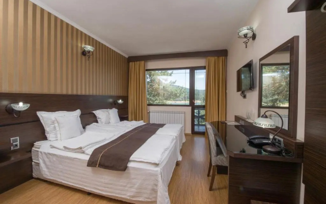 Family Hotel Spa Hebar