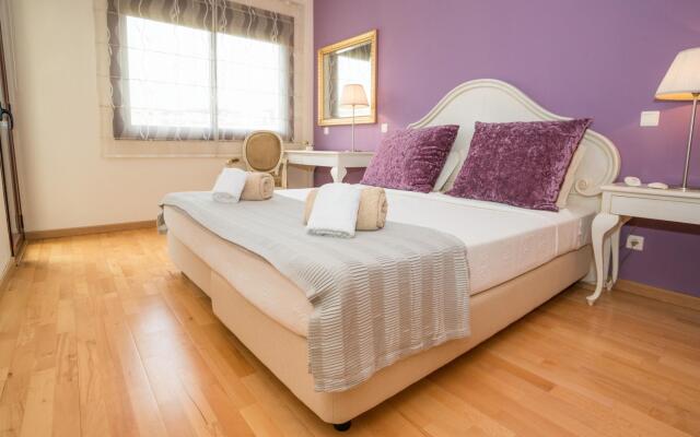 Traditional Townhouse in Vila Sol by Ideal Homes