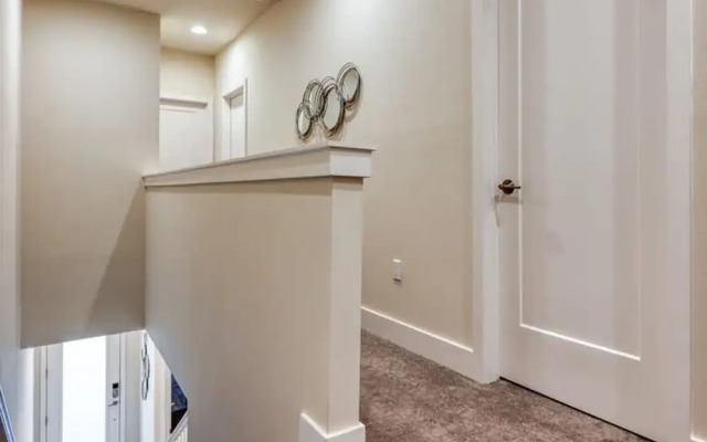 Spacious New Modern Retreat