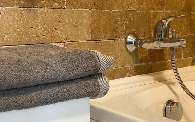 Sunny Deluxe Apartment Cosmopolis