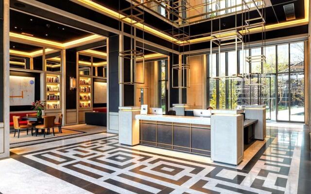 Londwell - Stunning Designer Penthouse, US Embassy