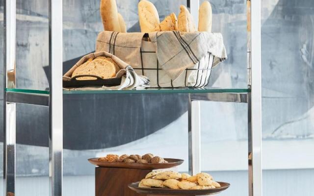 AC Hotel by Marriott® Santiago Cenco Costanera