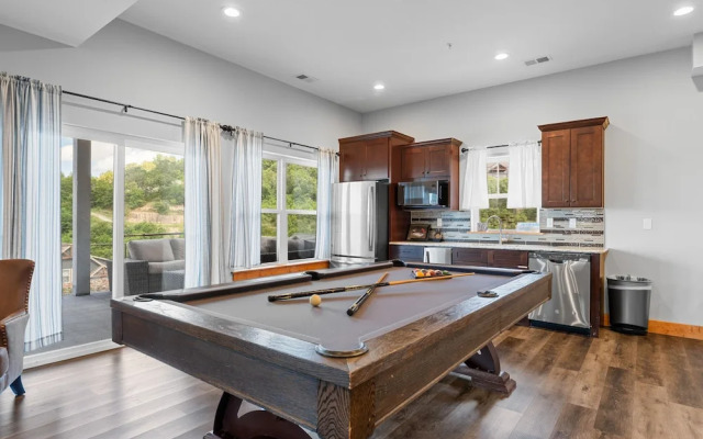 Cc115- Lakeside Landing 8 Bedroom Home