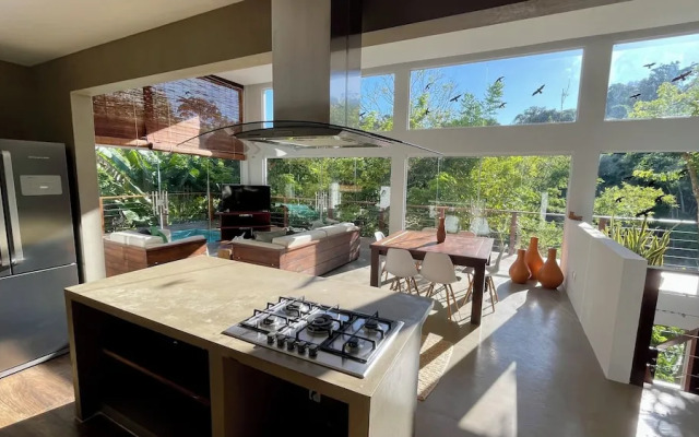 Casa c/ Piscina Privativa, 3 Suítes Sala integrada