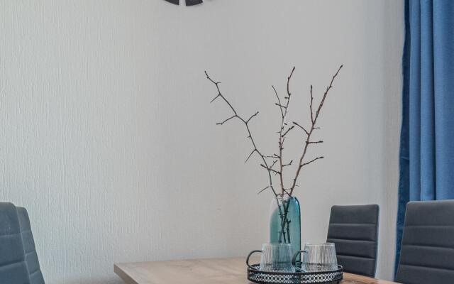 Лайт Апартаменты на улице Академика Парина 41/2