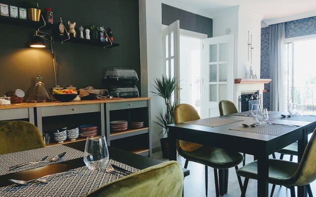 Carmen Rooms