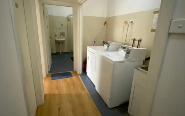 Quality room conveniently located for 2 or 3 si – Guest Rooms – Sydney