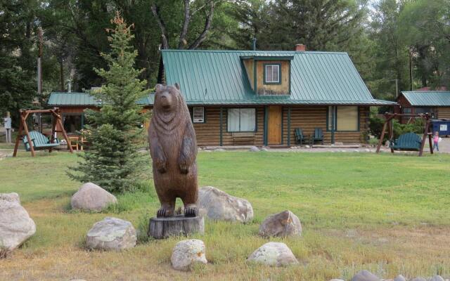 Chinook Winds Lodge