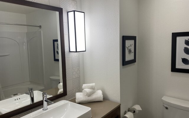 Country Inn & Suites by Radisson, Tampa Airport East-RJ Stadium